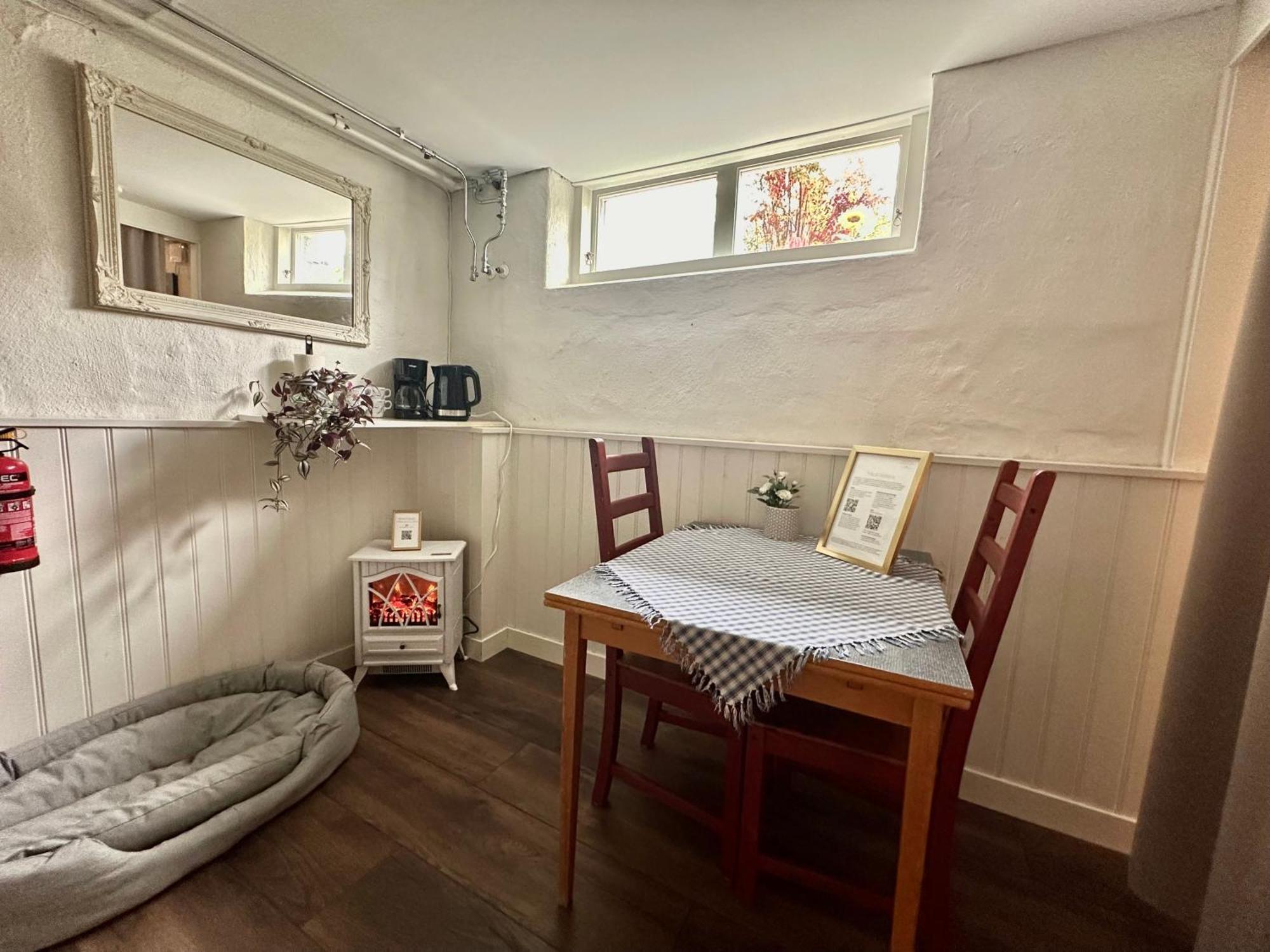 Pensionat Prinshoejden - Home Katrineholm Esterno foto